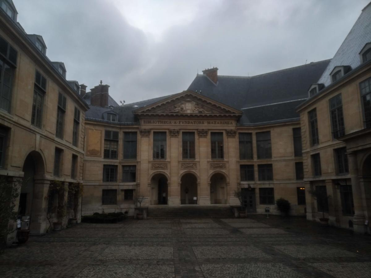 2019-11-29 Institut de France cortile interno